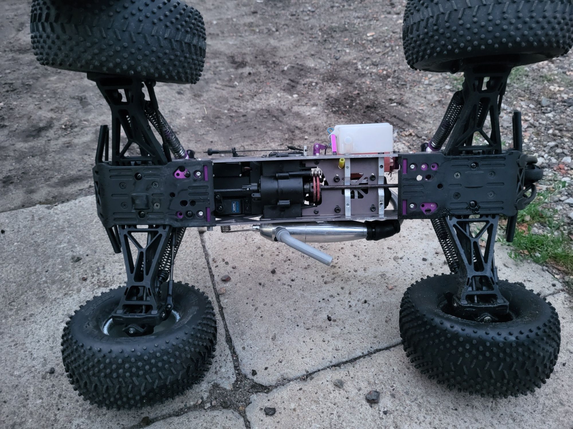 Model RC spalinowy HPI Savage XL 5.9 doinwestowany, b.d stan, zestaw !