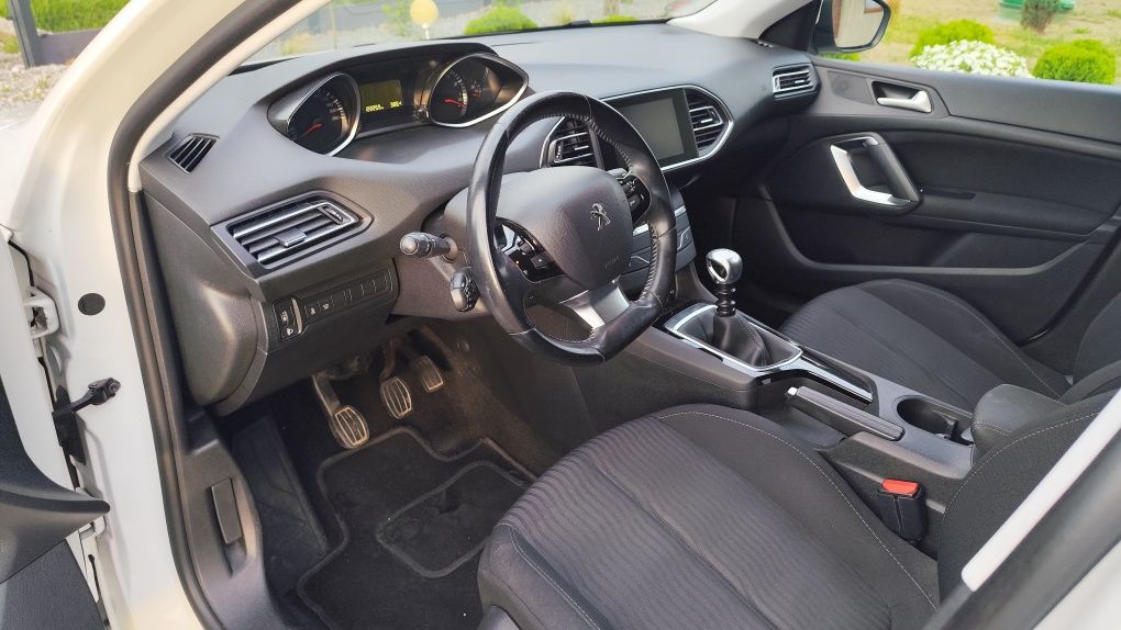 Sprzedam Peugeot 308 1.2 130KM