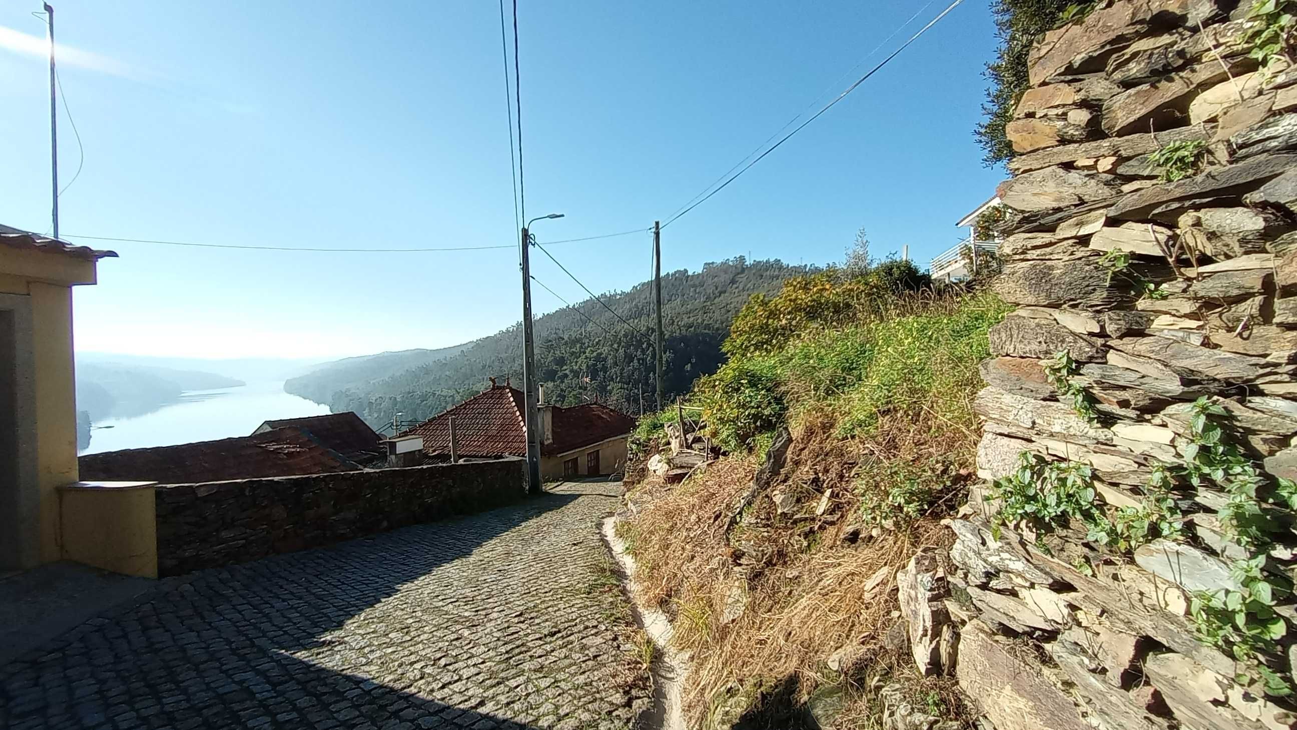 Terreno com vistas rio
