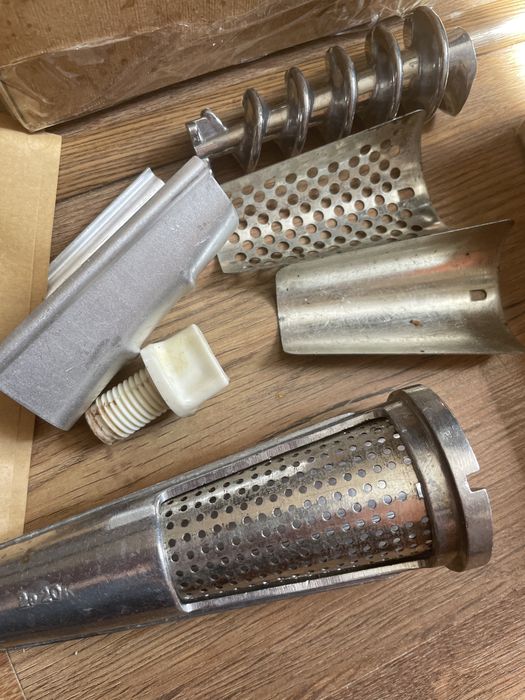 Соковыжималка ( приставка к мясорубке)