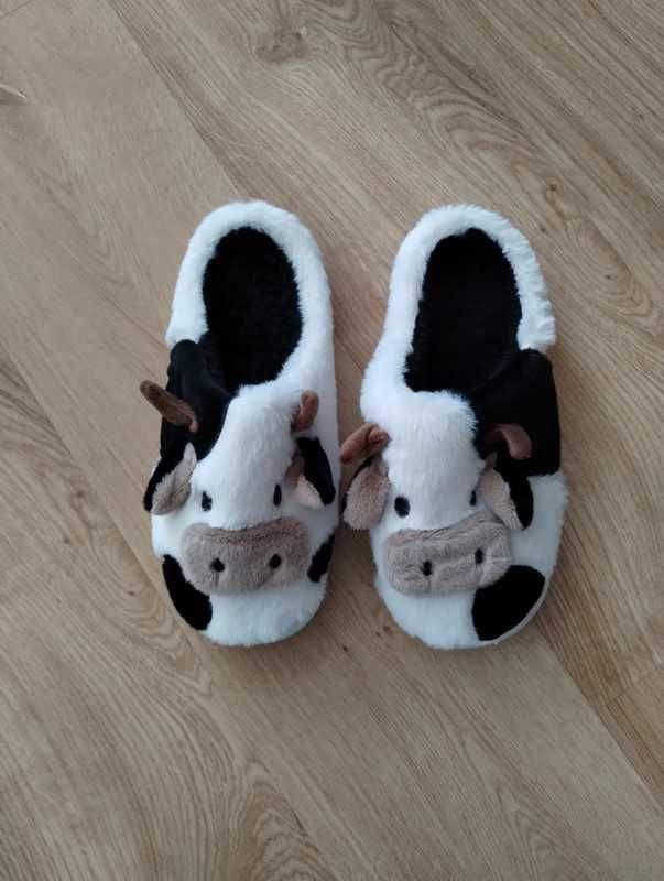 Nowe kapcie krowy czarne