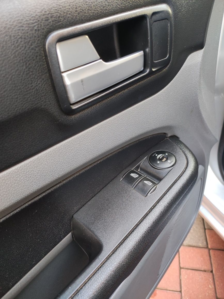 FORD FOCUS 1.6 2010