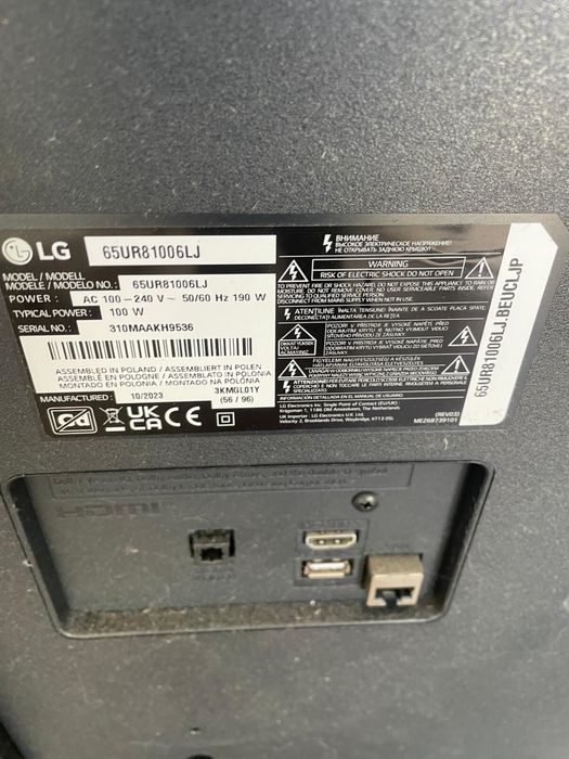 Televisão LG de 65 polegadas + suporte