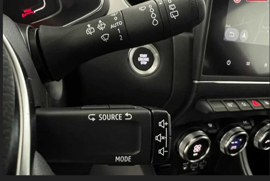 Renault Captur em estado novo