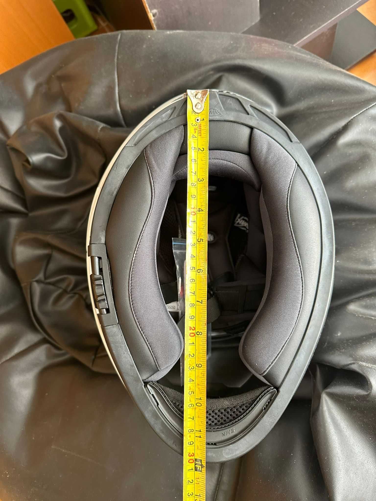Vendo CAPACETE INTEGRAL SMK júnior – como novo.