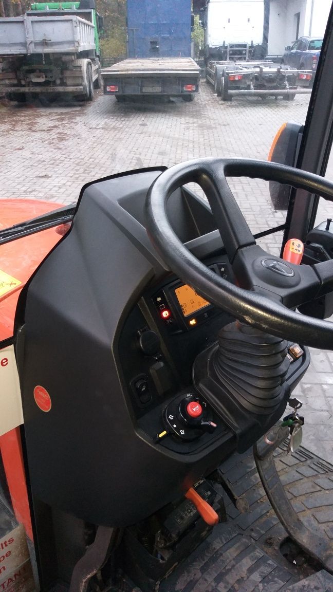 Kubota b2261 z 2019 roku bardzo ładna traktorek komunalny pług