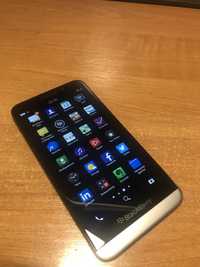 Телефон Blackberry z30
