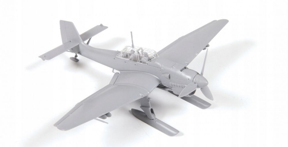 Zvezda 7323 model 1/72 samolot JU-87B-2/U4 "STUKA" with skis