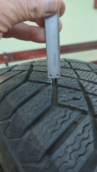 Шини зимові 205/60/16/ 7600гр 4шт