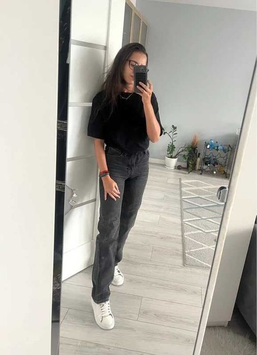 Ciemne damskie spodnie straight Zara XXS
