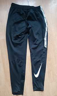 Spodnie dresowe Nike S