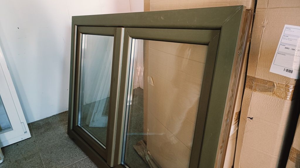 Janela pvc nova com vidro