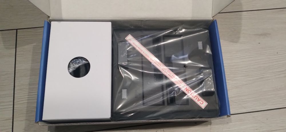 Док станція на два жорсткі дискі.