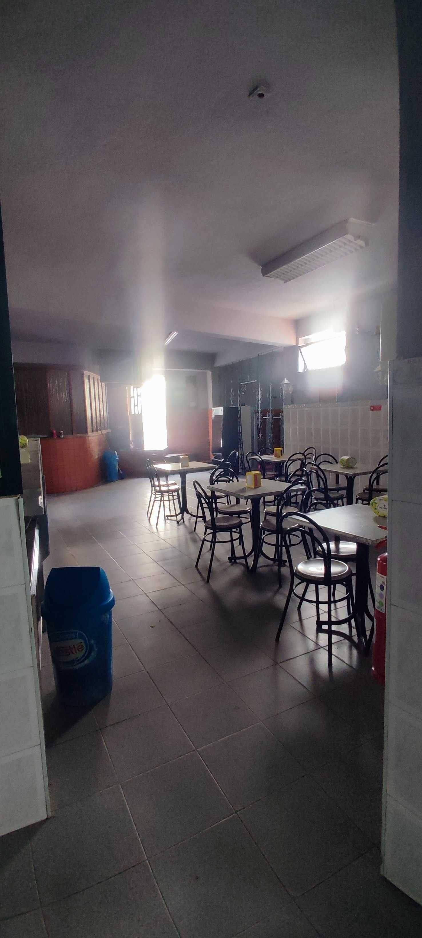 Trespasse Café em Carenque