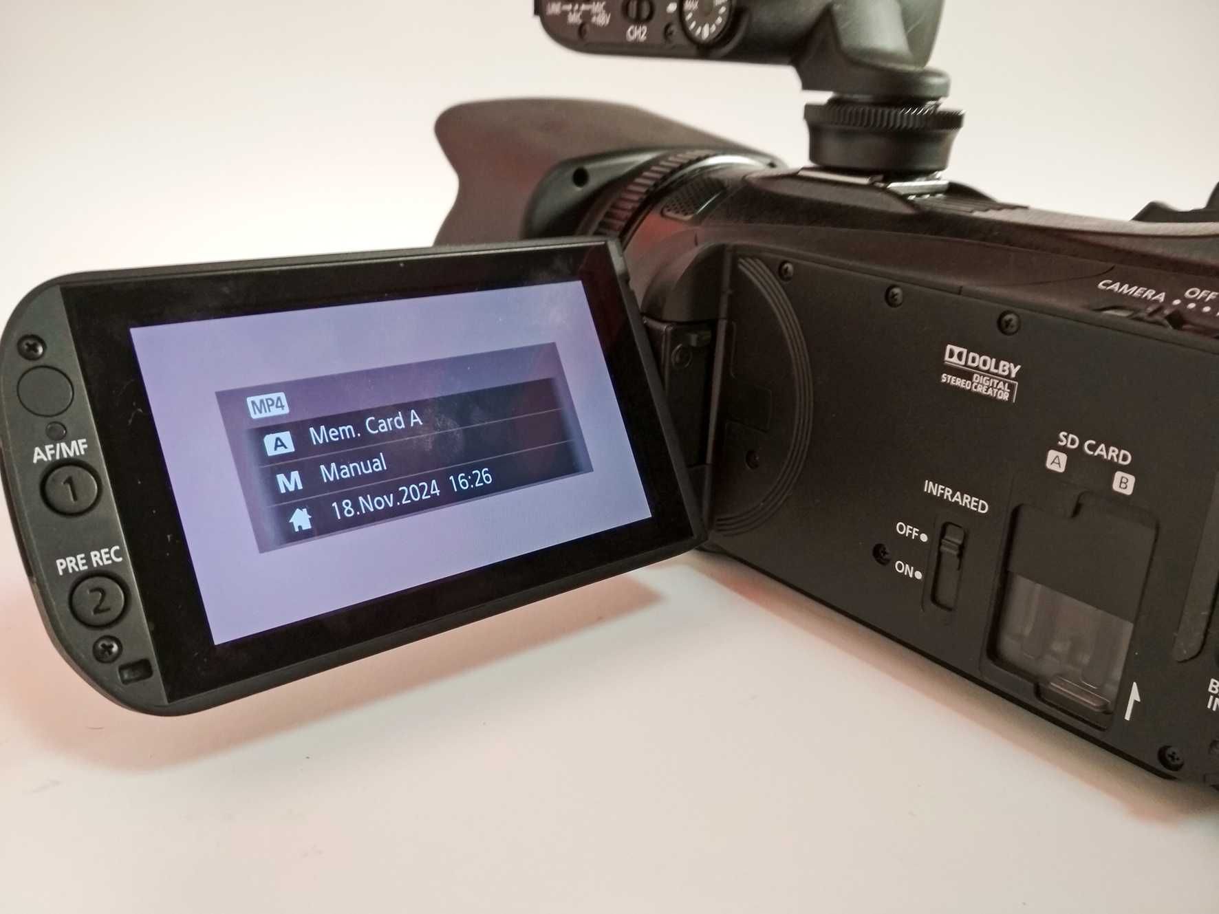 професійна відеокамера Canon XA30
