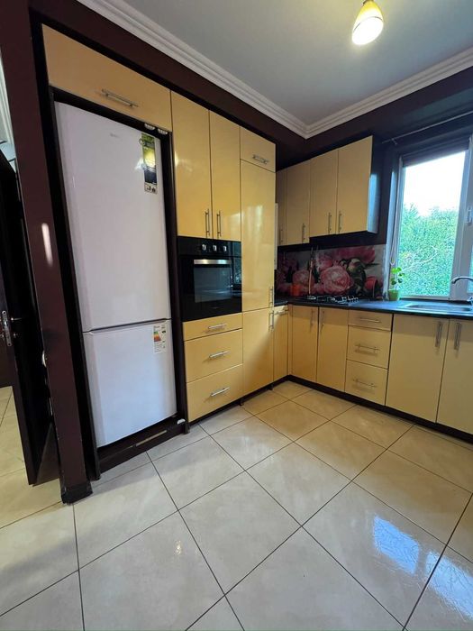 Здається Будинок по вулиці Київській