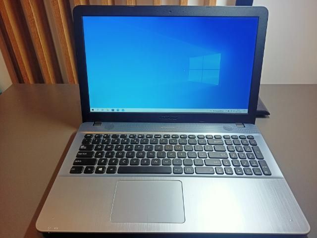 Laptop Asus f541u SSD 512GB I3 6006U 8GB RAM GEFORCE 920M SREBRNY