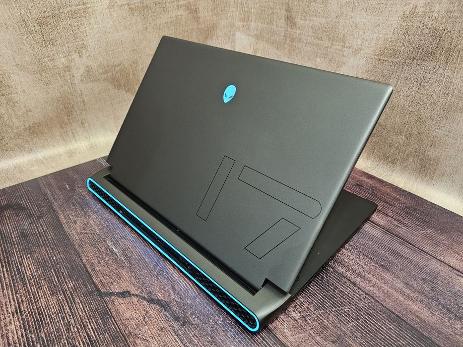 Alienware M17 R5 (Ryzen 7 6800H/32Gb/RTX 3070Ti/SSD 1Tb/QHD 165Hz)