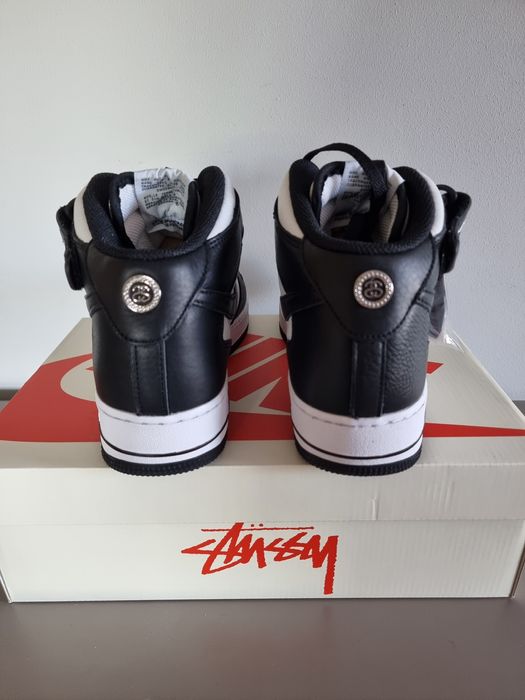 Sprzedam buty Stüssy x Nike Air Force 1 Mid "light bone"