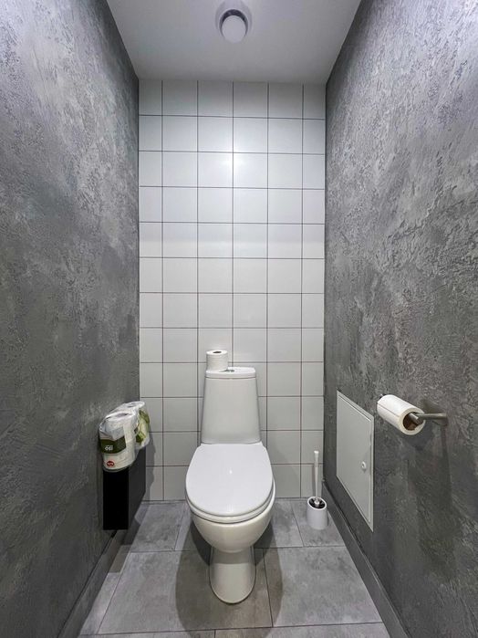 Орендувати офіс на Печерську окремий вхід, перший поверх, є генератор