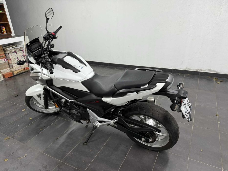 Honda 750 - Praticamente Nova - 6.000km