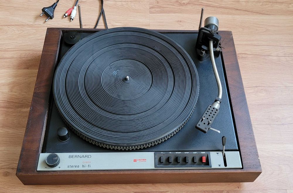 Gramofon "Bernard".