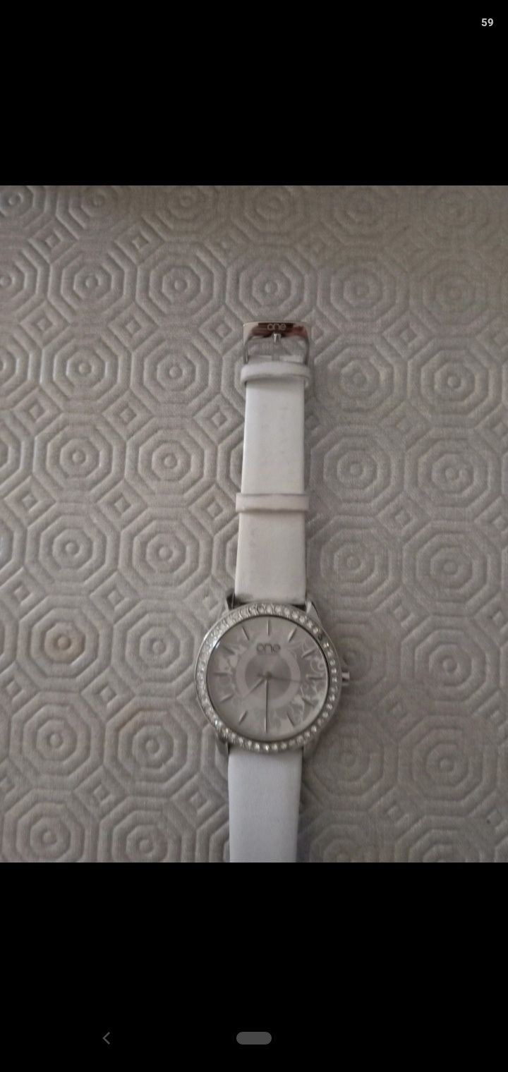 Relógio one: branco