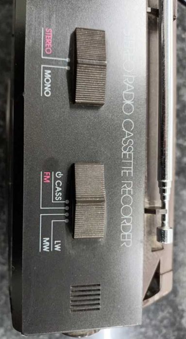 Grundig RR 325 - rádio e gravador de cassetes  vintage