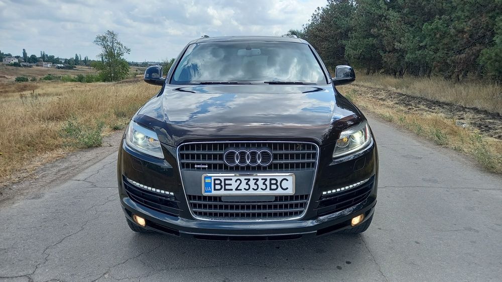 Продам Audi Q7 4.2