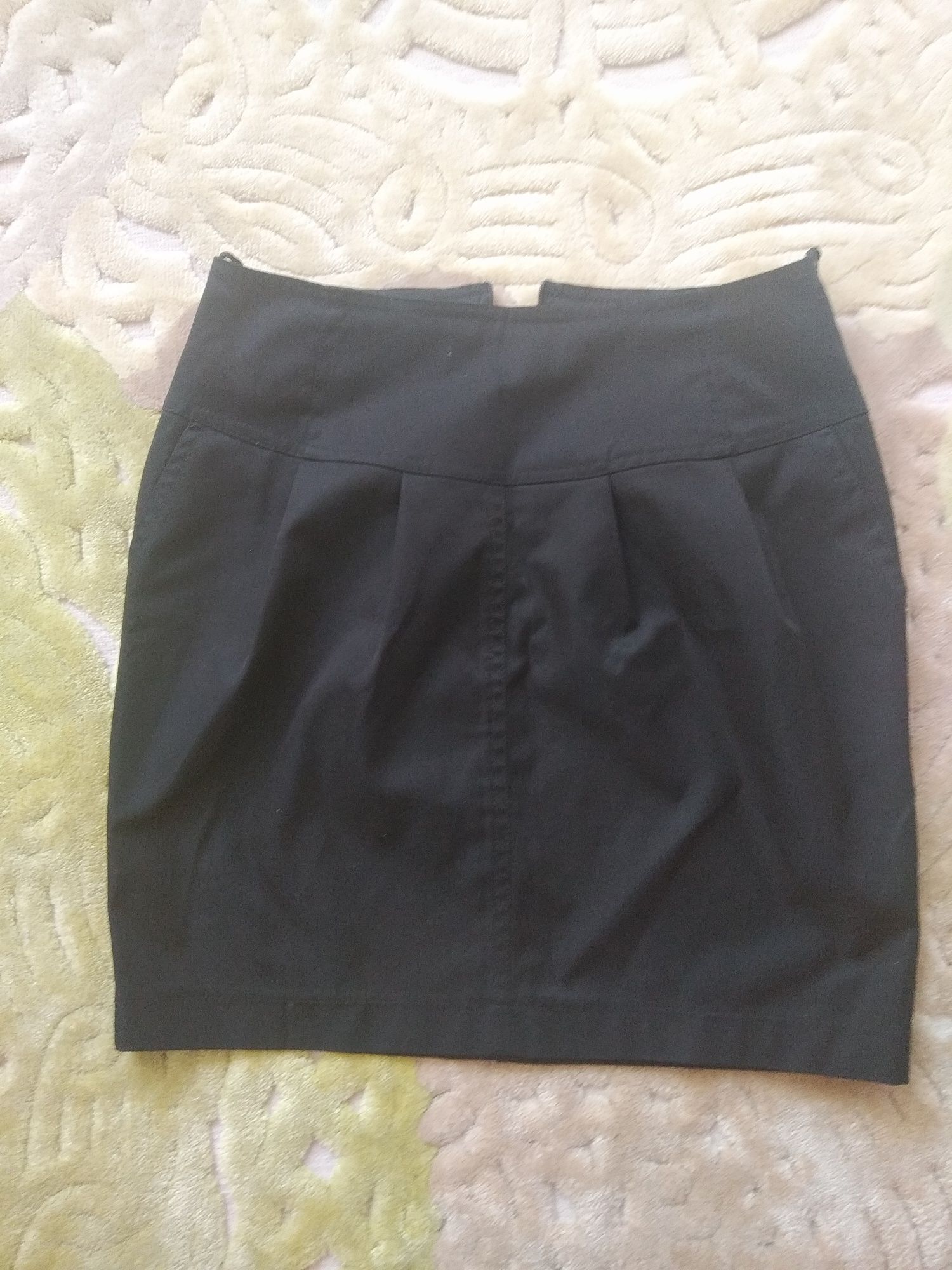 Elegancka czarna spódnica