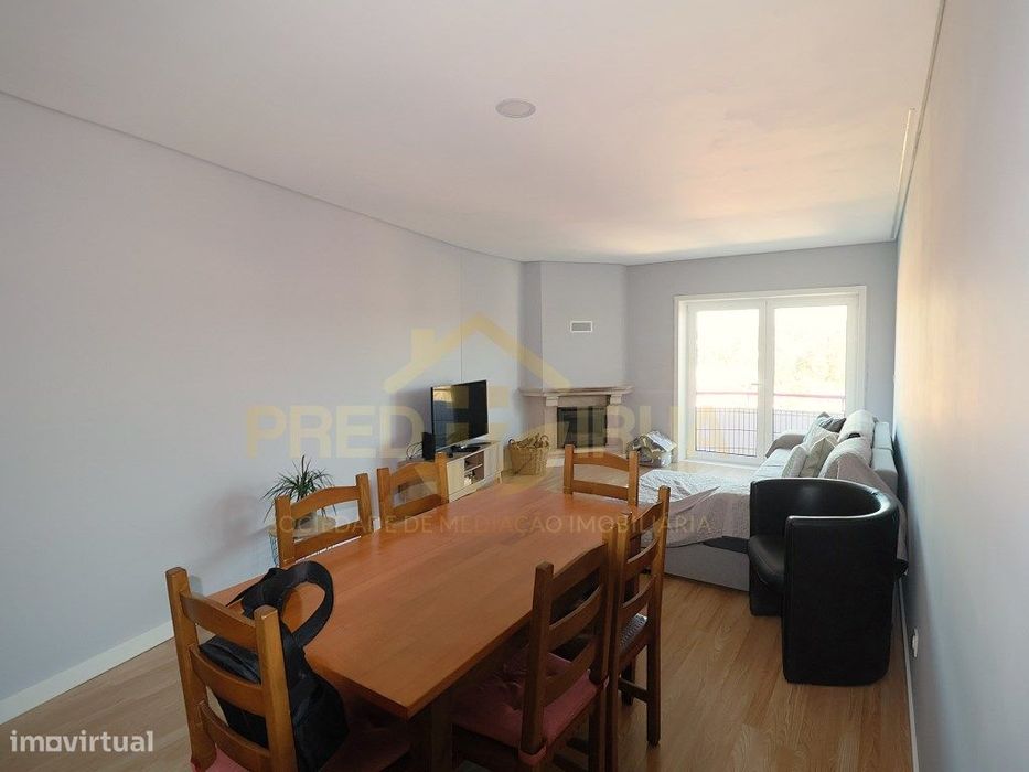 Apartamento T2 S. Félix da Marinha em condominio fechado