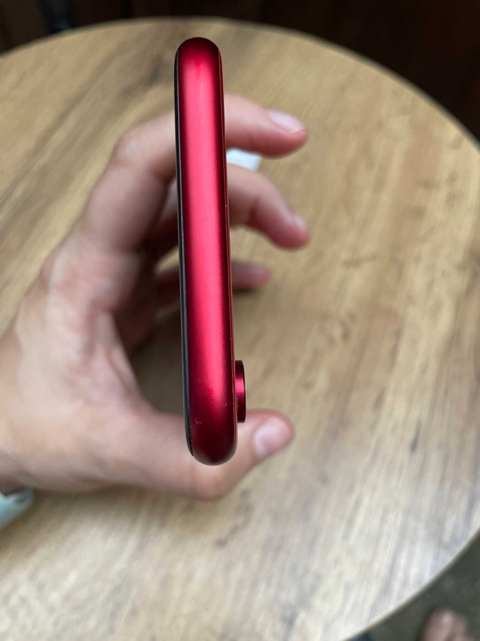 iPhone XR 64GB (PRODUCT)RED – sprawny, bez blokady iCloud