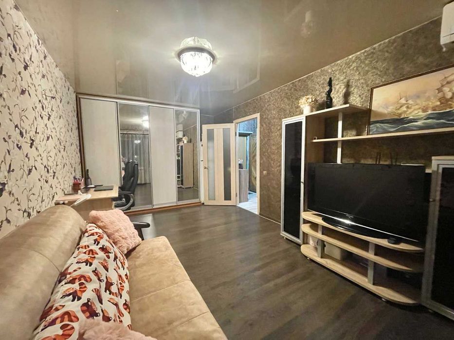 Продам 1 кімнатну з ремонтом Слобожанський, Косіора, Батумська