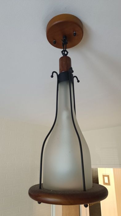 Żyrandol w kształcie butelki, stan bardzo dobry i super wygląda