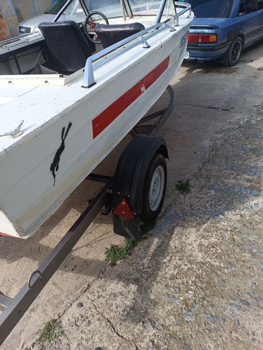 Продам лодку днепр