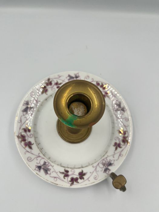 Porcelanowy kaganek zdobiony