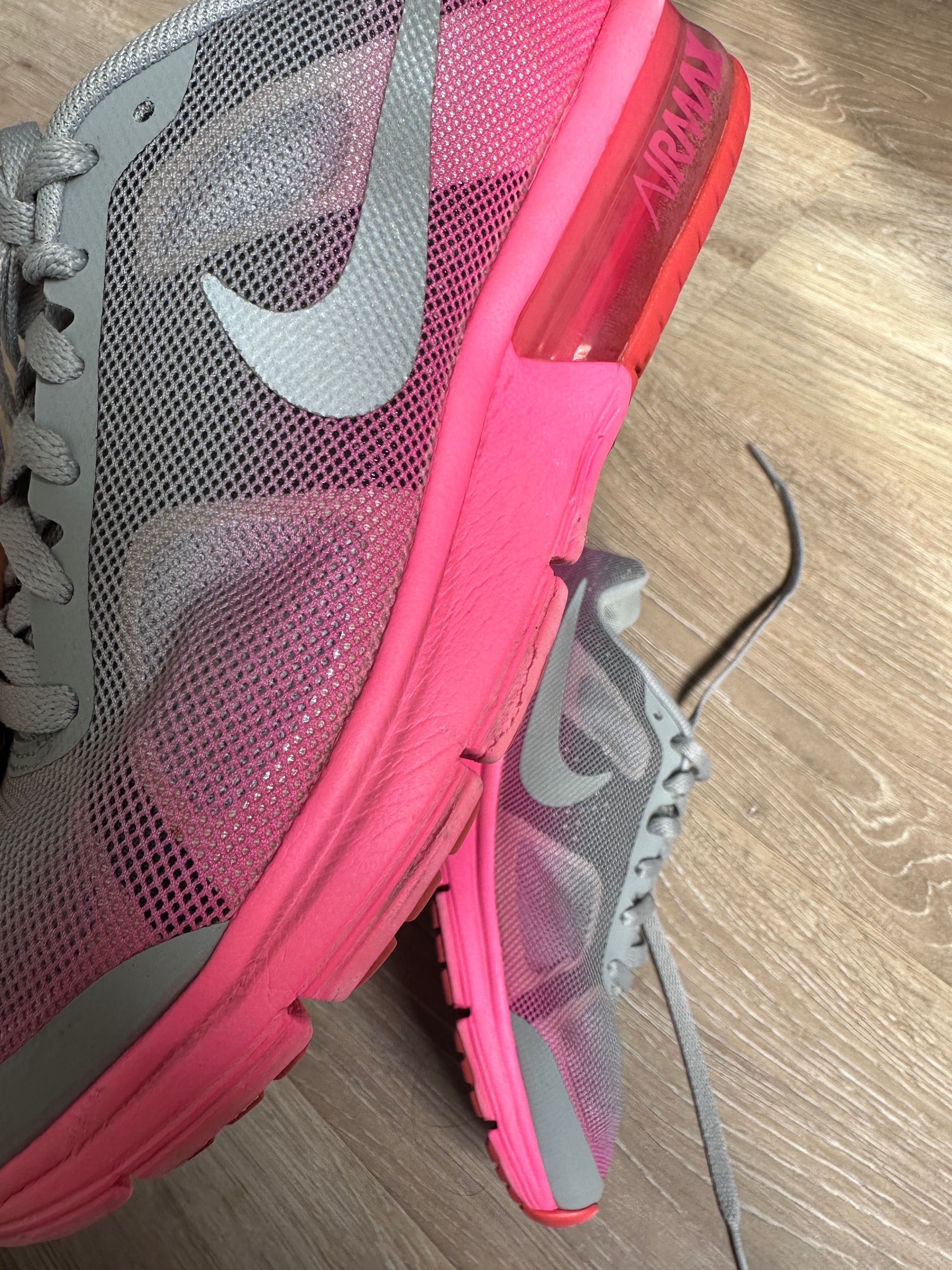 Оригінальні кросівки NIKE