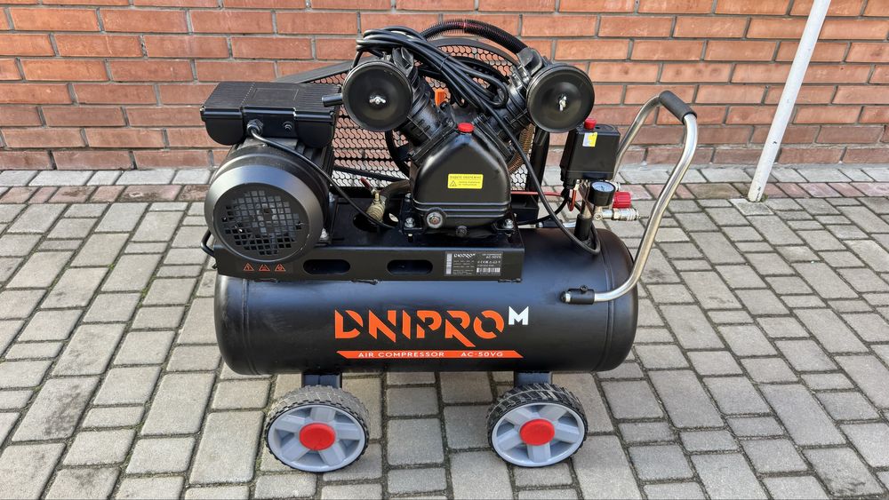 Продам компресор повітряний Dnipro-M AC-50 VG, є гарантія