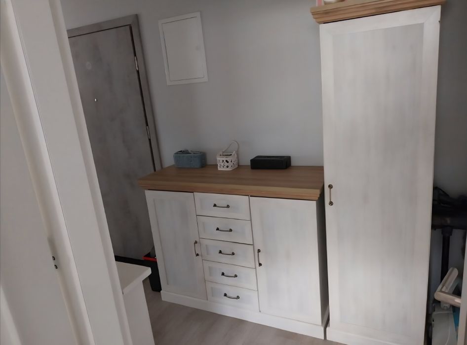 Komoda+kominek z pólkami