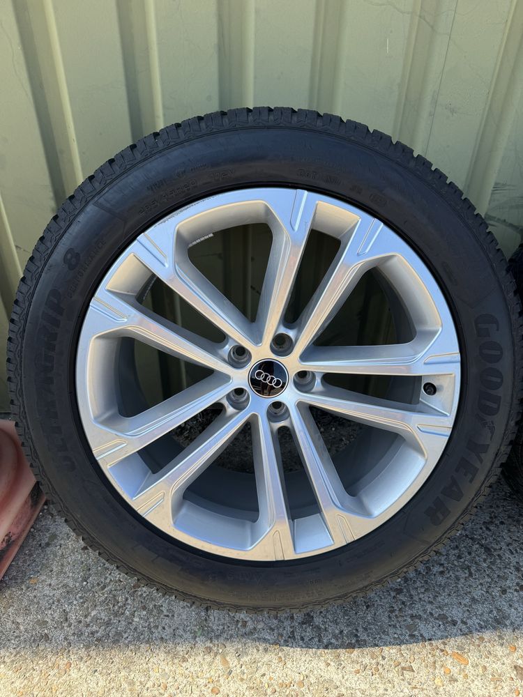 Диски Audi Q7 R20 оригінал з зимовими шинами Goodyear 8MM 2024