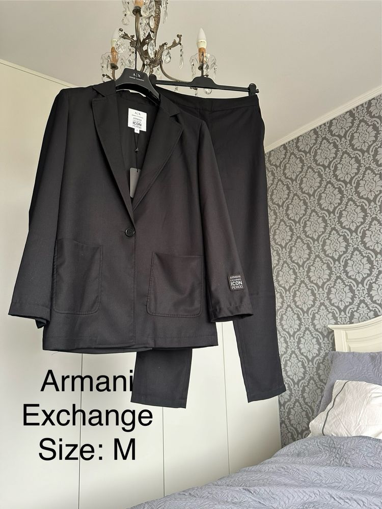 Armani Exchange czarny garnitur damski garsonka S M