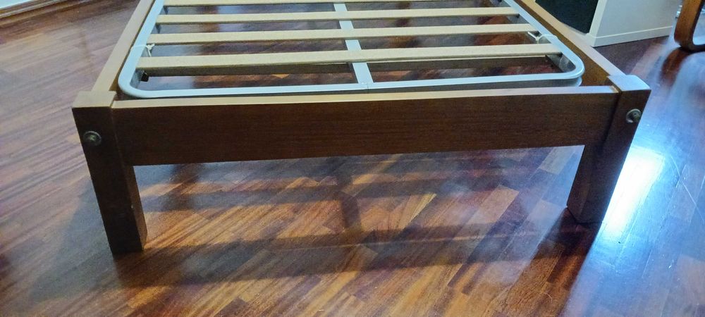 Oportunidade - Cama Solteiro