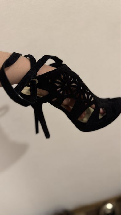 Босоніжки, туфлі натуральна шкіра/замш в ідеальному стані