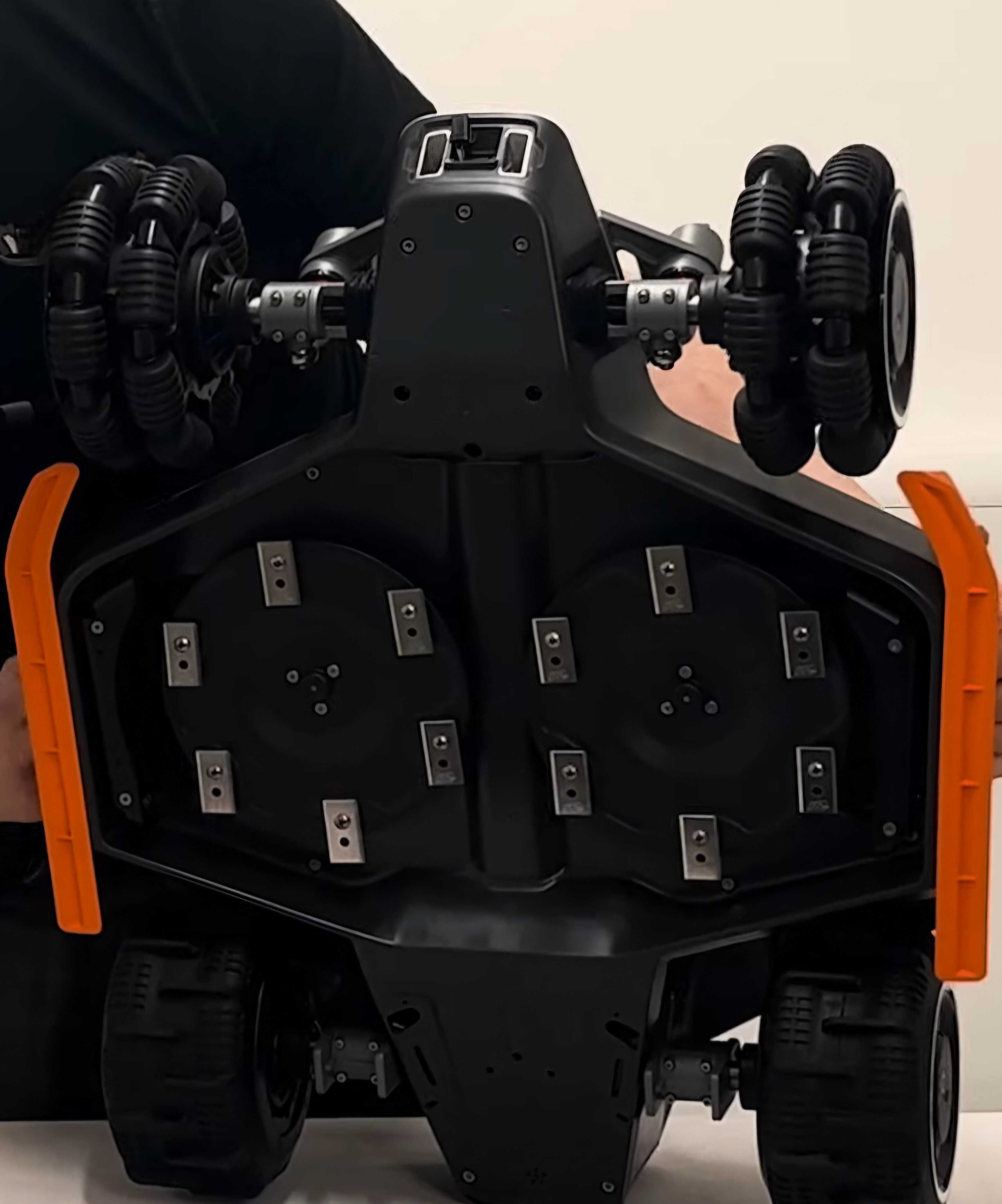 Robot koszący MAMMOTION LUBA2 AWD 5000X Nie działa bez akcesoriów.