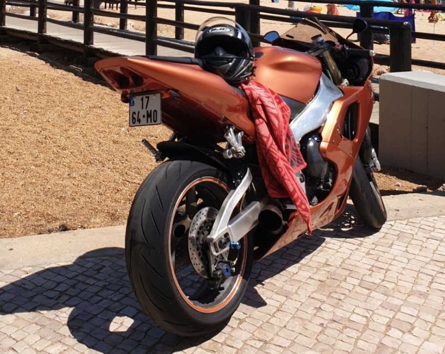 Vendo Yamaha R1 de 99