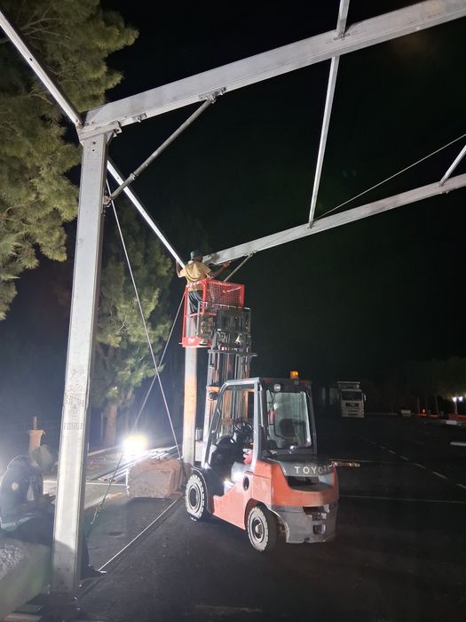 Aluguer de serviços camião grua