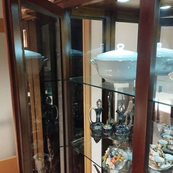Vitrine/Cristaleira em cerejeira
