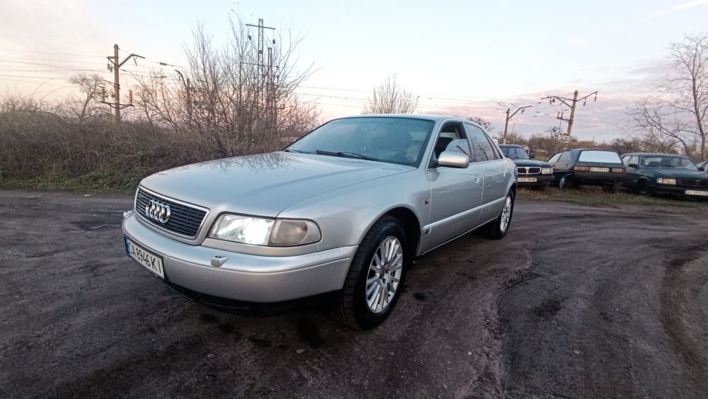 Продам audi 8 4.2 газ бензин любой вид переоформления