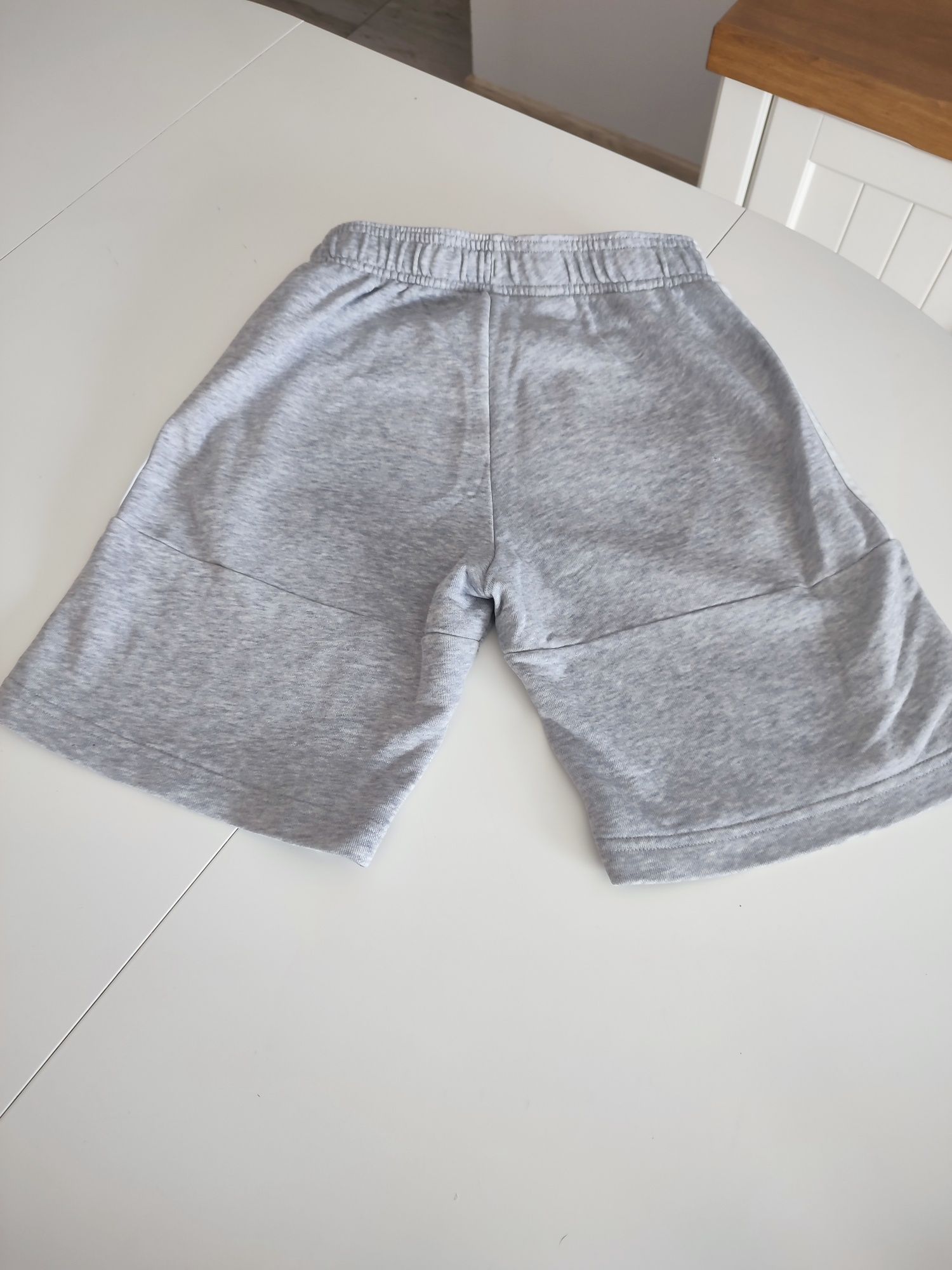 Spodenki szare adidas