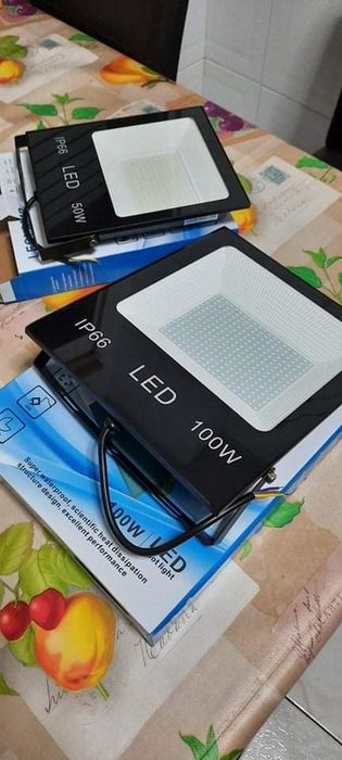 Foco projetor IP 66 Led 50w/100w 220v 6500k luz branca